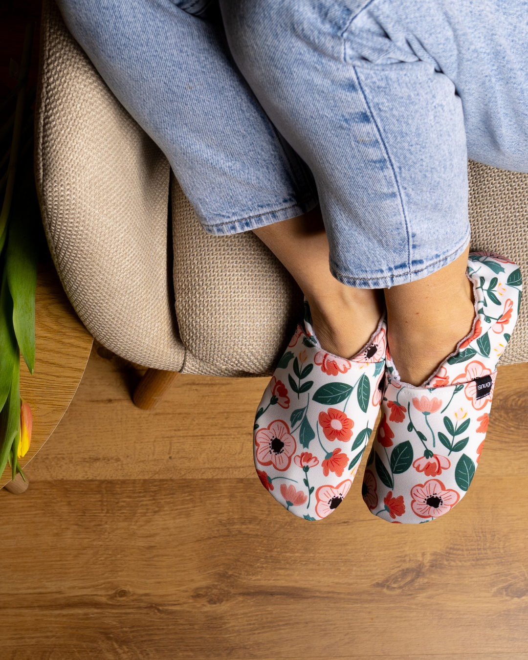 Barefoot women's slippers Red Roses