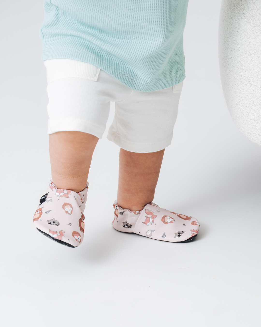 Barefoot Shoes Happy Animals