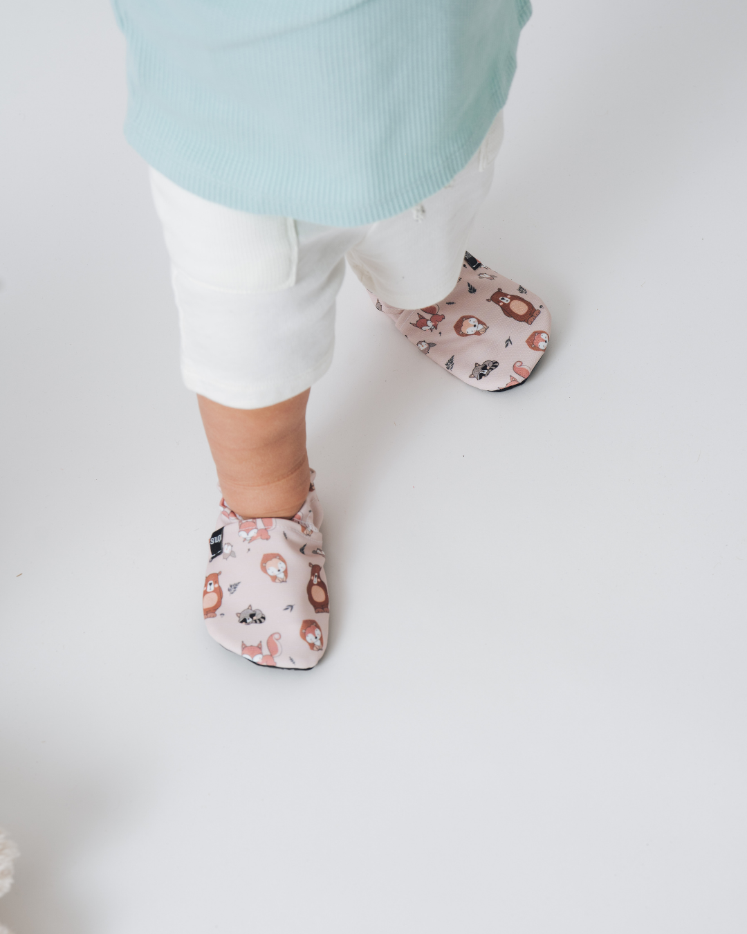 Barefoot Shoes Happy Animals