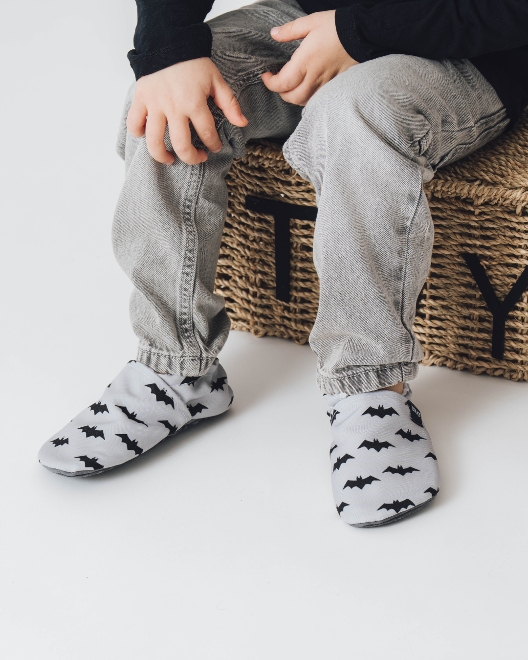 Barefoot Shoes Dark Bats