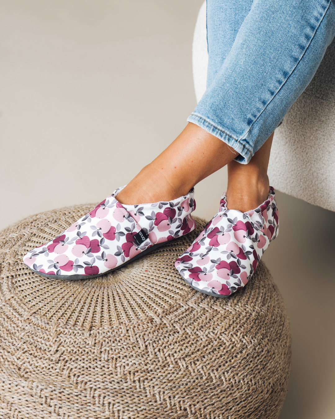 Barefoot women's slippers Apple