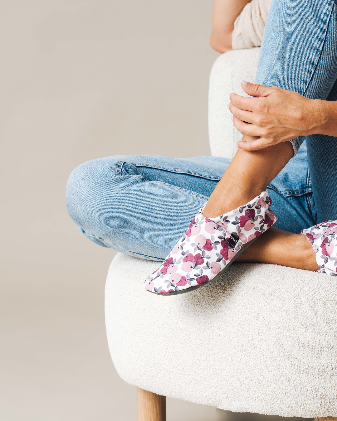 Barefoot women's slippers Apple