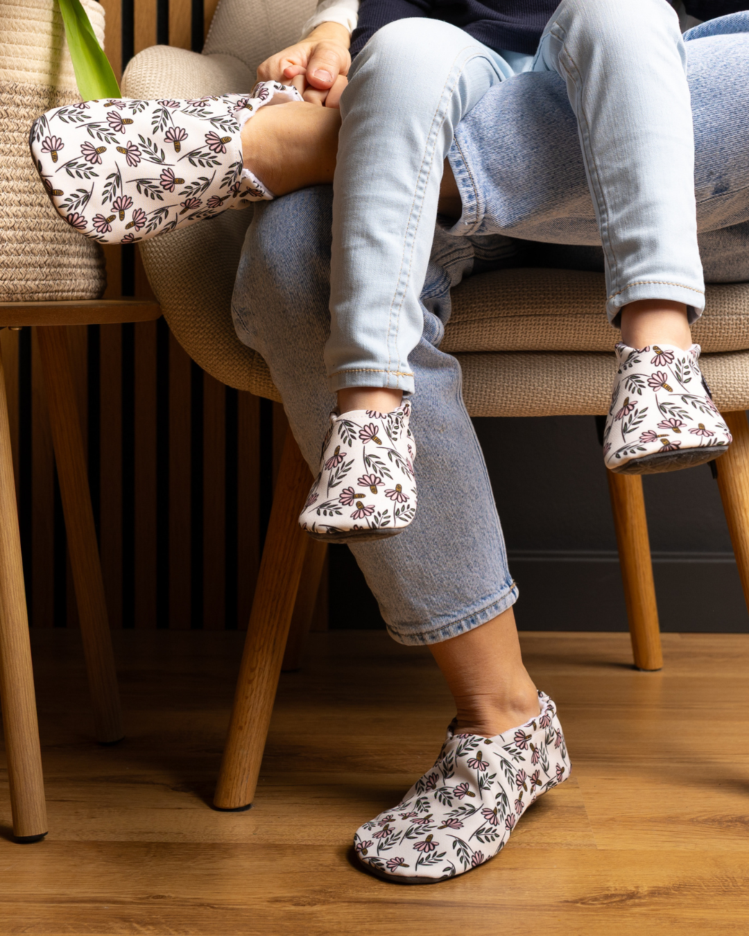 Barefoot women's slippers Flowers on White