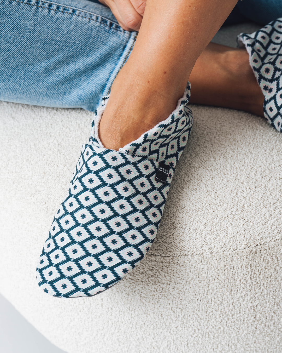 Barefoot women's slippers Aztec
